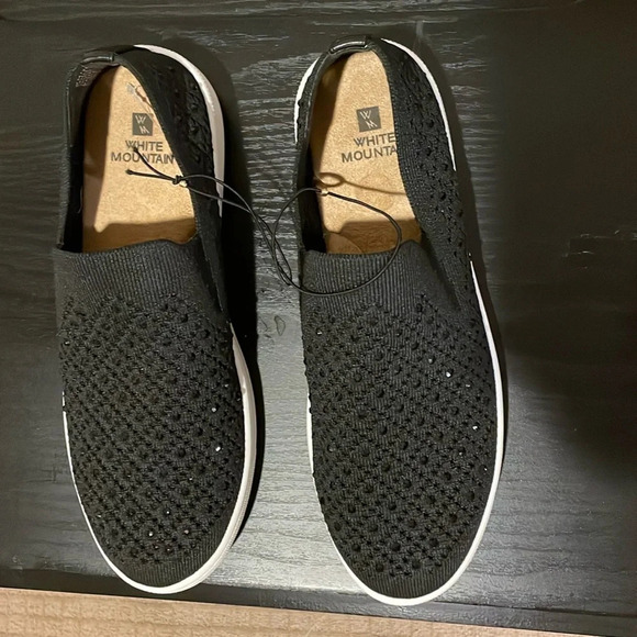 White Mountain slip on shoes - Picture 1 of 5